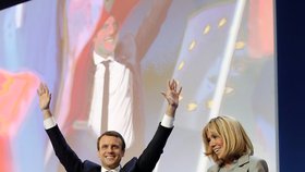 Macron s manželkou Brigitte