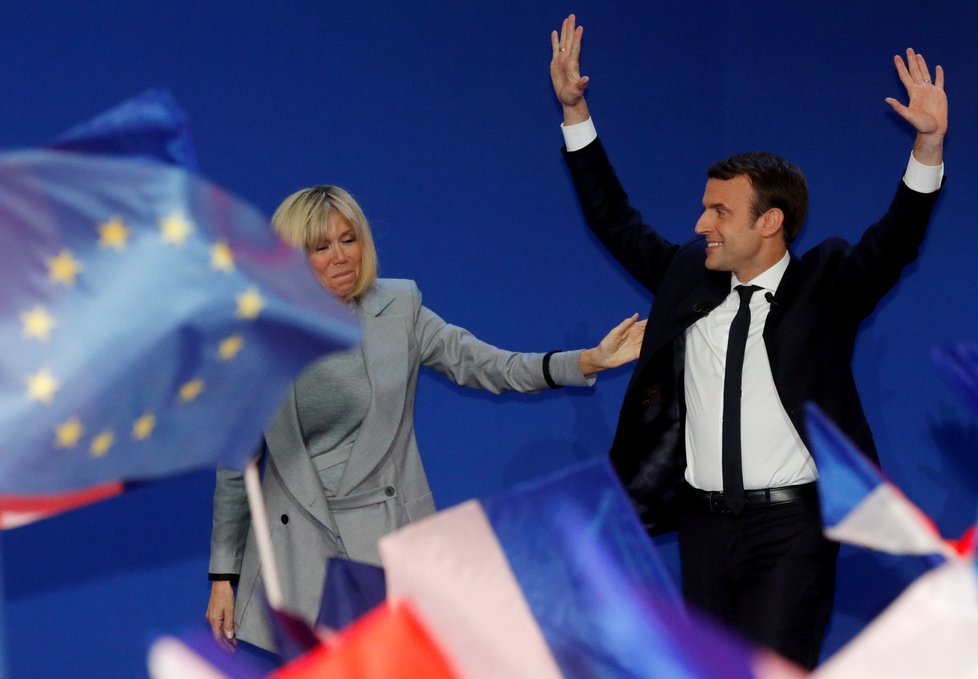 Emmanuel Macron s manželkou Brigitte Trogneuxovou