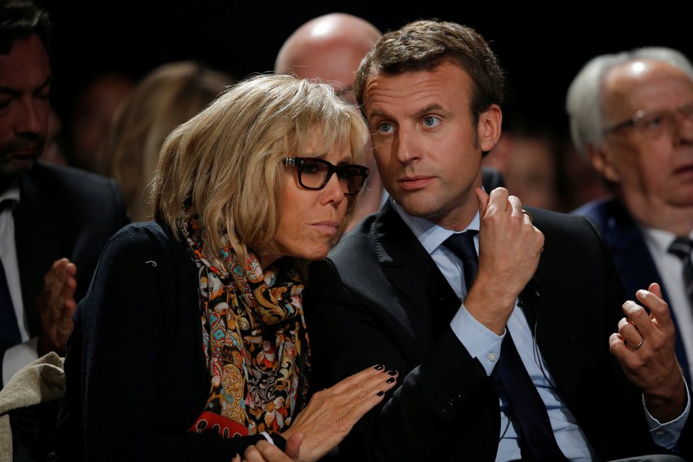 Emmanuel Macron s manželkou Brigitte Trogneuxovou