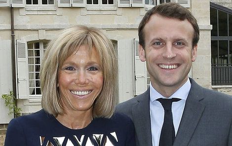 Brigitte Macron vypadá stále skvěle.