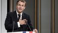 Francouzské prezidentské volby by opět vyhrál Emmanuel Macron. Dva měsíce před hlasováním nadále vede průzkumy.