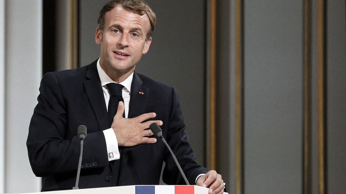 Francouzský prezident Emmanuel Macron suverénně míří za druhým volebním vítězstvím v řadě. Jeho šance zvýšila válka na Ukrajině.