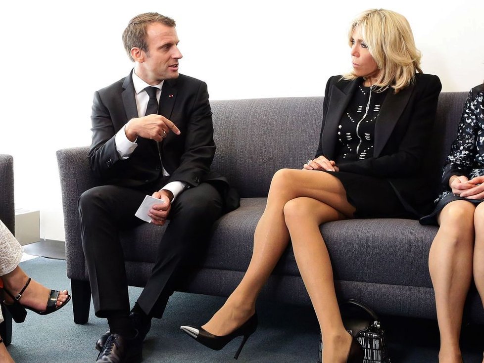 Brigitte Macron se svým manželem Emmanuelem Macronem