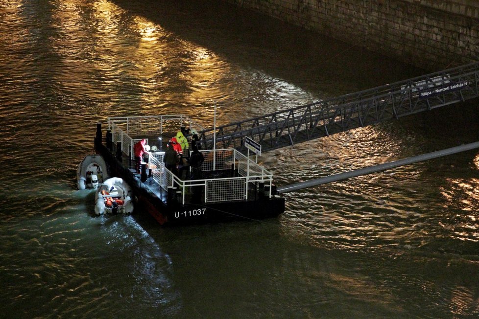 V Budapešti se potopila vyhlídková loď s turisty. Zemřelo nejméně 7 lidí, dalších 19 se pohřešuje.