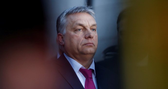 Premiér Viktor Orbán novým zákonem bojuje proti humanitárním organizacím a Georgeovi Sorosovi.