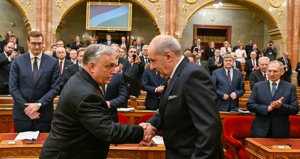 Orbánův stoupenec v čele Maďarska: Nový prezident Sulyok podepsal vstup Švédska do NATO