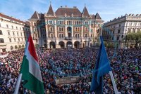 Tisíce Maďarů vyšly do ulic kvůli volbám. Jejich systém je prý nespravedlivý