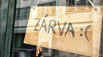 Reportáž: V Maďarsku mají supermarkety v neděli zavřeno, jenže lidé si myslí, že je to hloupost