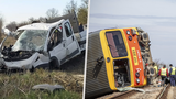 Strašlivá nehoda v Maďarsku: Srážku auta a vlaku nepřežilo pět lidí!