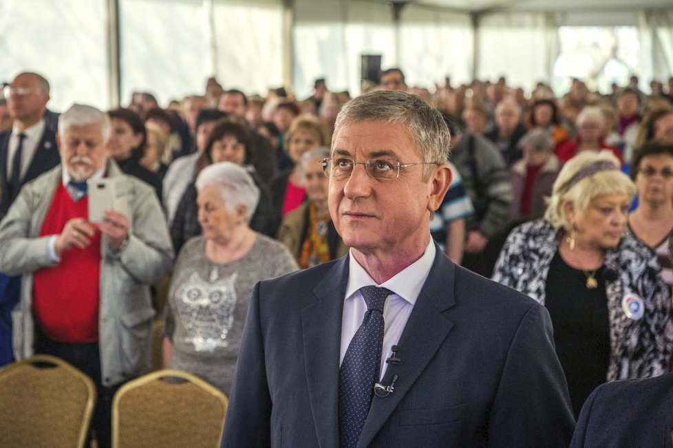 Bývalý premiér a šéf opoziční Demokratické koalice Ferenc Gyurcsany na předvolebním mítinku (6. 4. 2018)