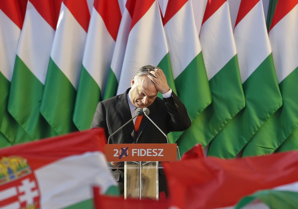 Viktor Orbán, současný premiér a lídr strany Fidesz, je favoritem voleb.