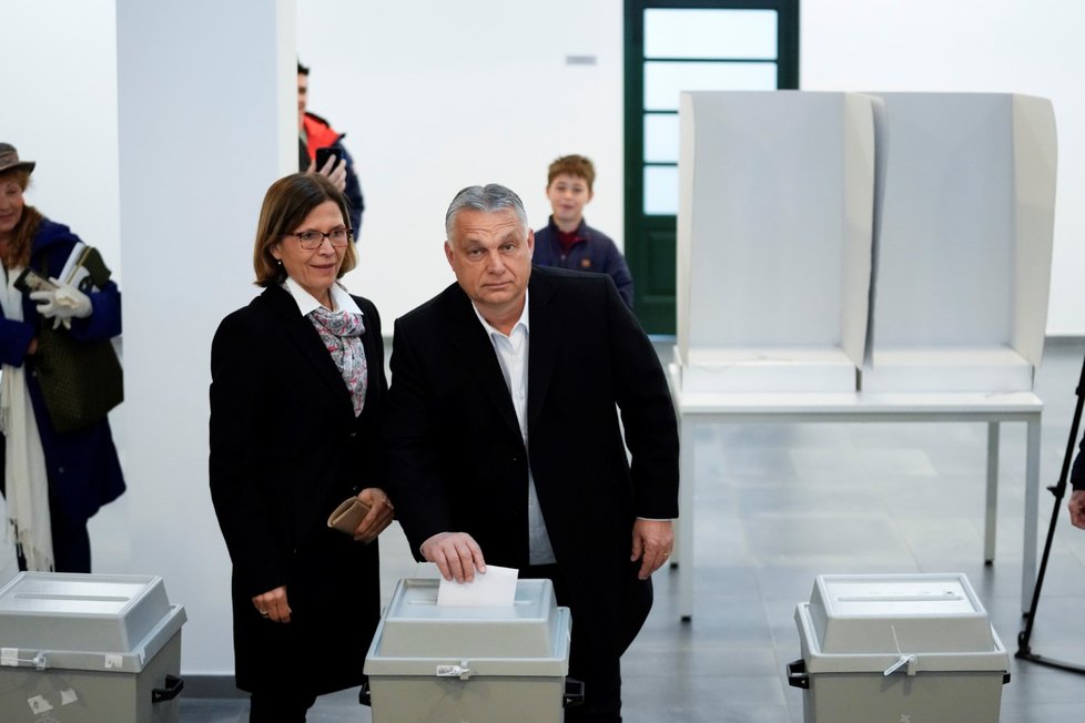 Parlamentní volby v Maďarsku: Premiér Viktor Orbán odevzdal svůj hlas (3.4.2022)