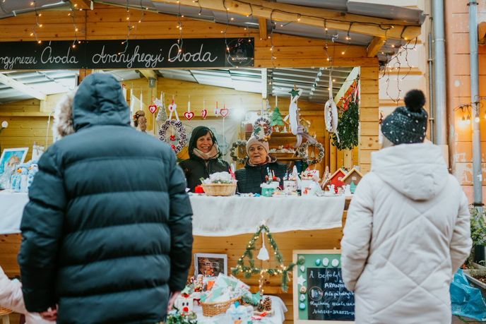 Vánoční trhy v Ostřihomi.