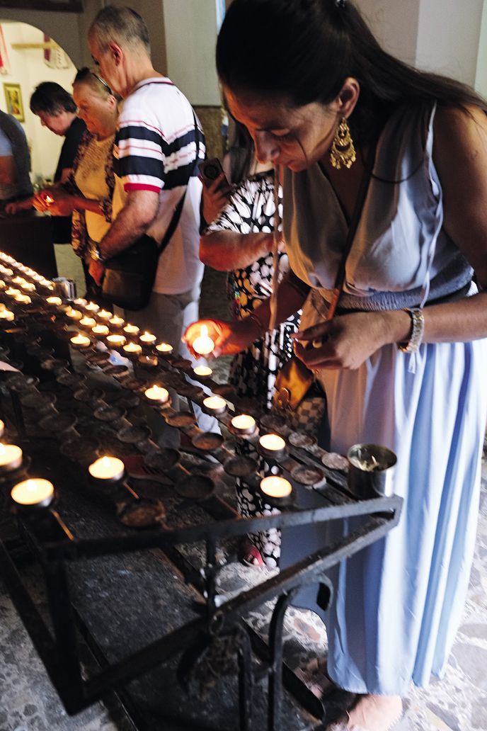 Csatka je jedním z mála míst, kde mohou Romové naplno prožívat svou víru a identitu Csatka je jedním z mála míst, kde mohou Romové naplno prožívat svou víru a identitu