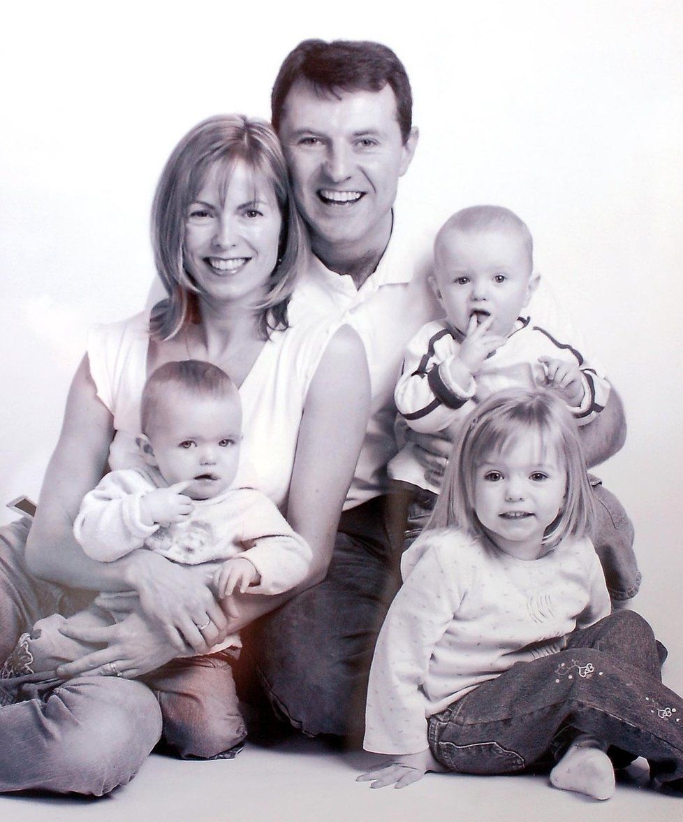 Kdysi ještě šťastná rodina McCannových - Kate, Gary, Maddie a dvojčata Sean a Amelie