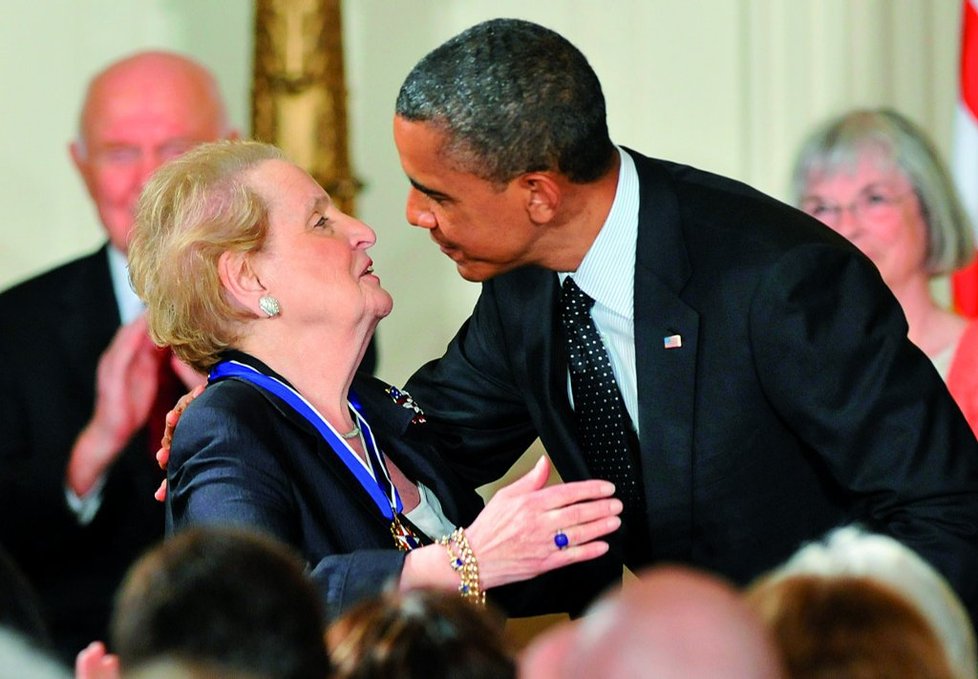 Madeleine Albrightová a Barack Obama