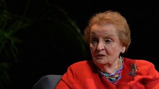 S nejslavnější Češkou Ameriky, Madeleine Albrightovou, se rozloučí i prezidenti Biden a Clinton 