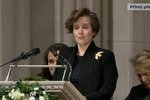 Na pohřbu Madeleine Albrightové vystoupily i její dcery. Přineslo to řadu emotivních momentů (27.4.2022)