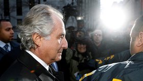 Zemřel Bernie Madoff, autor největšího finančního podvodu v historii USA.