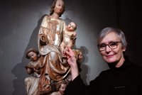 Poklad z půdy: Rodina z Mostecka pod trámem objevila sochu Madony!