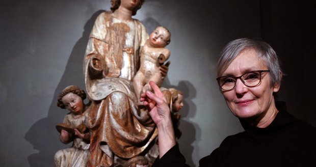 Poklad z půdy: Rodina z Mostecka pod trámem objevila sochu Madony!