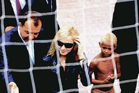 Chlapeček z brazilského slumu: Madonno, adoptuj mě!