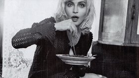 Madonna nad talířem špaget.
