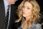 Madonna v dvaapadesáti stále vypadá skvěle. V nabitém programu si najde čas nejen na děti, ale i na kariéru a nové plastické zákroky.