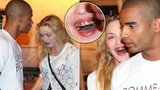 Madonna (54) předvedla diamantový chrup: Má úsměv za všechny prachy!