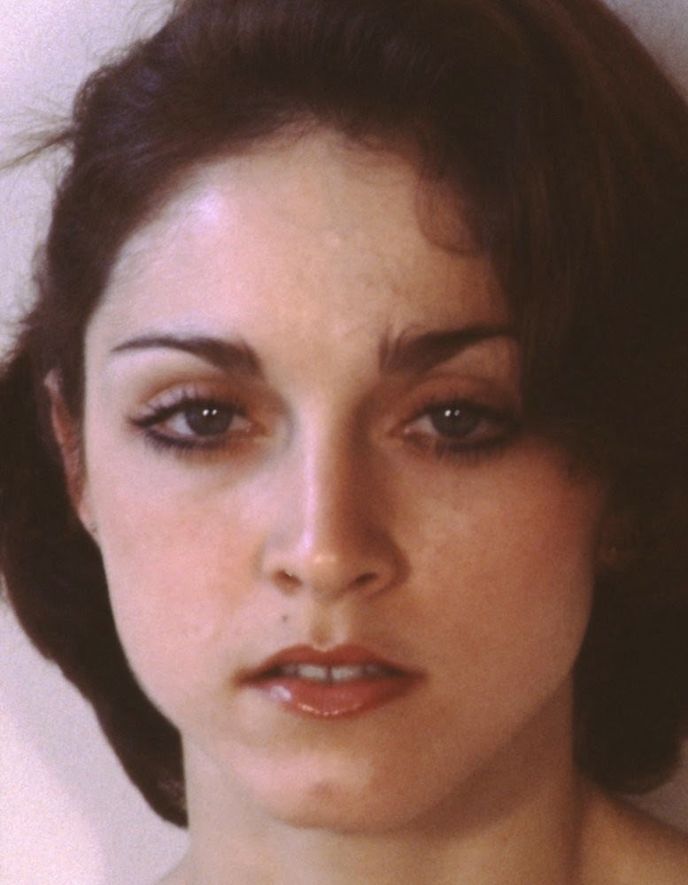 Fotografie tmavovlasé Madonny pochází z roku 1977.