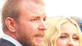 Dá se čekat, že manželé Madonna a Guy Ritchie budou v nejbližších týdnech kvůli rozvodu pořádně nerudní