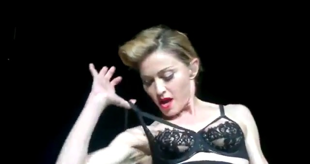 Madonna je i v třiapadesáti letech pořádná rebelka