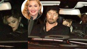Madonna je v Praze! Dorazila i s adoptovanou dcerkou a psem Olgou 