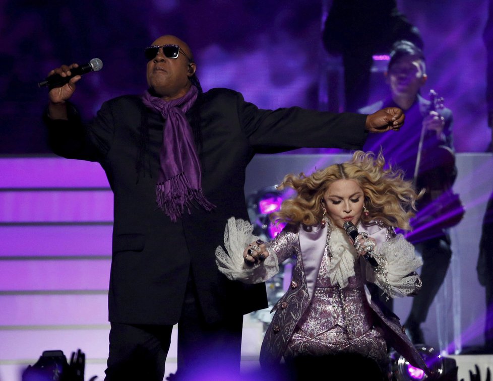 Madonna a Stevie Wonder společně na Billboard Awards.