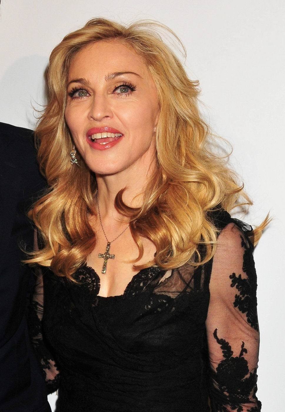 Madonna se nerada ukazuje fotografům - bojí se snad, že by fotky prozradily její věk?