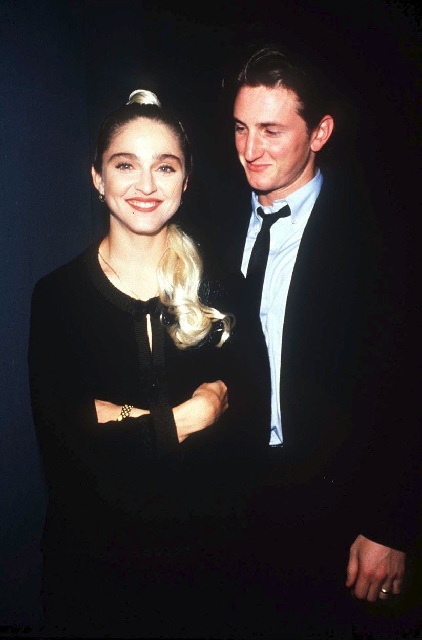 1989 - Madonniny 31. narozeniny. Na snímku Madonna a její první manžel Sean Penn.