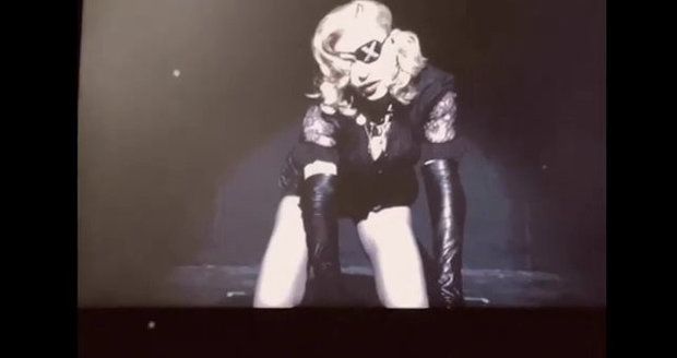 Madonna opět šokuje.