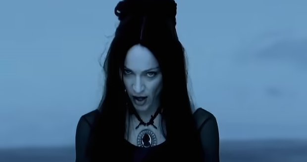 Madonna v klipu Frozen