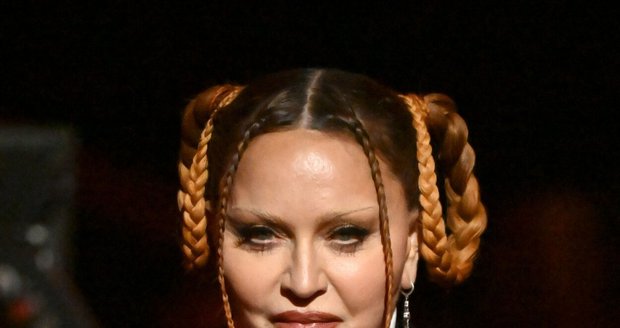 Popová královna Madonna na cenách Grammy 2023