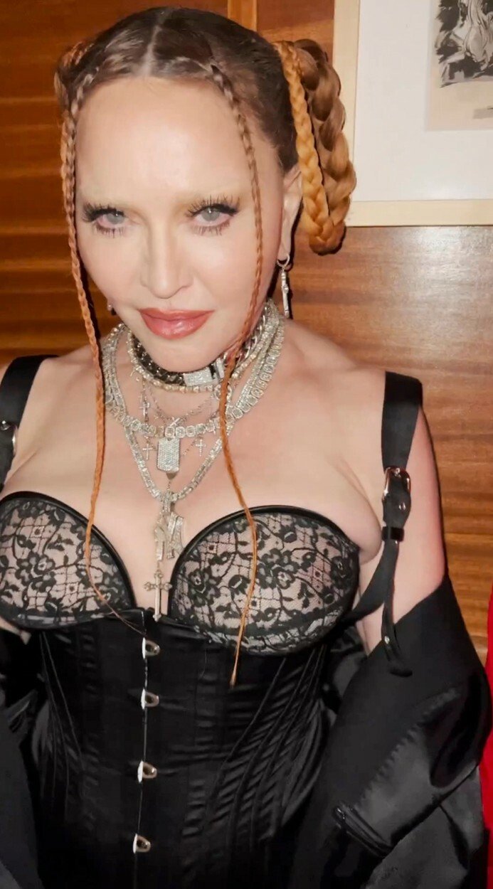Popová královna Madonna na cenách Grammy 2023. 