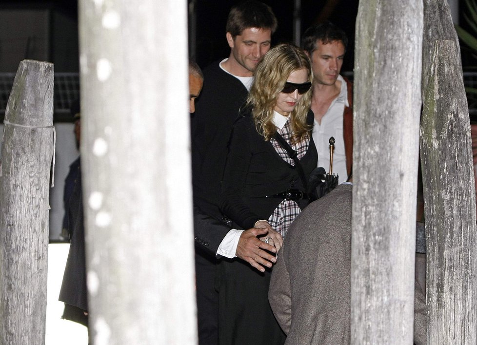 Madonna do Benátek přiletěla sama