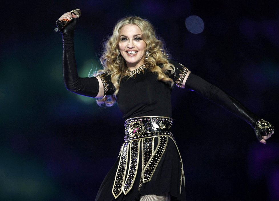 Madonna si drží lokny