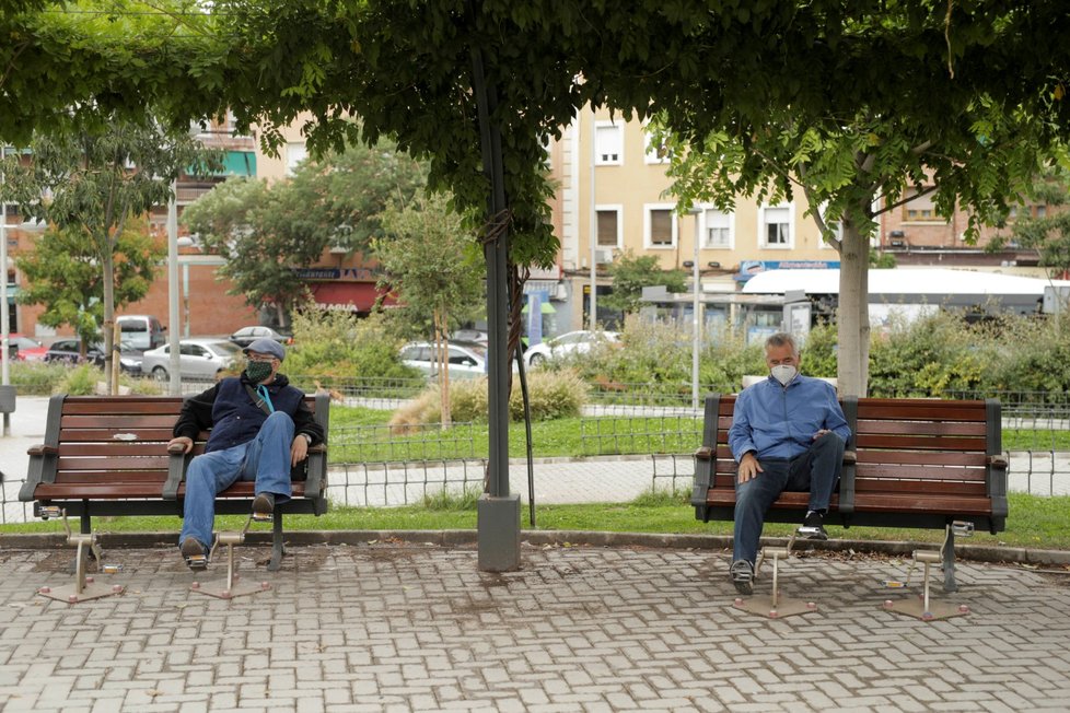 V Madridu začala opětovně platit velmi přísná opatření proti nákaze. Lidé budou hlídáni policií (21. 9. 2020)