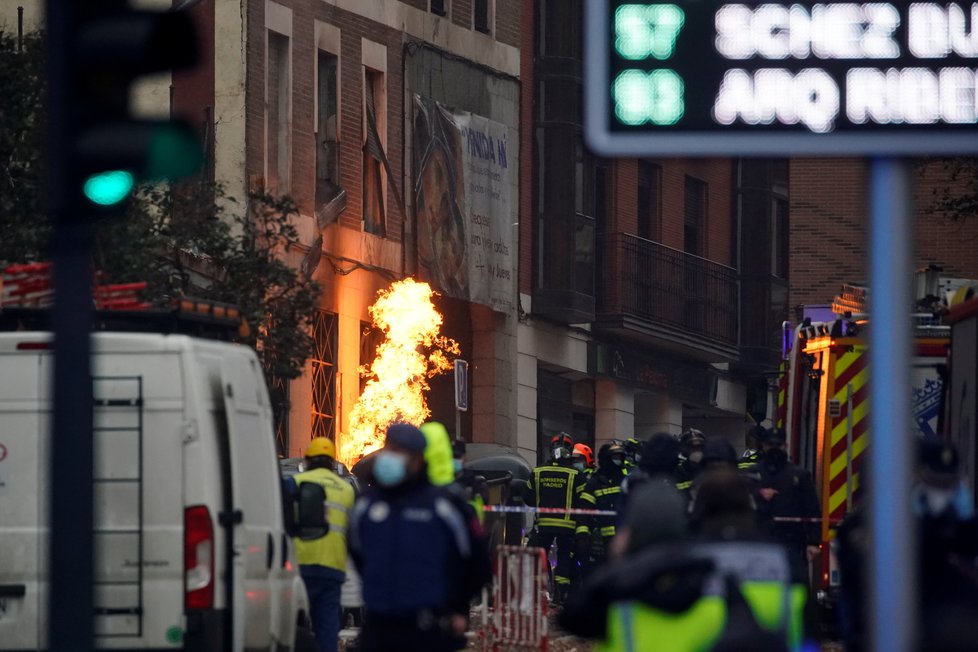 Smrtící exploze domu v Madridu.