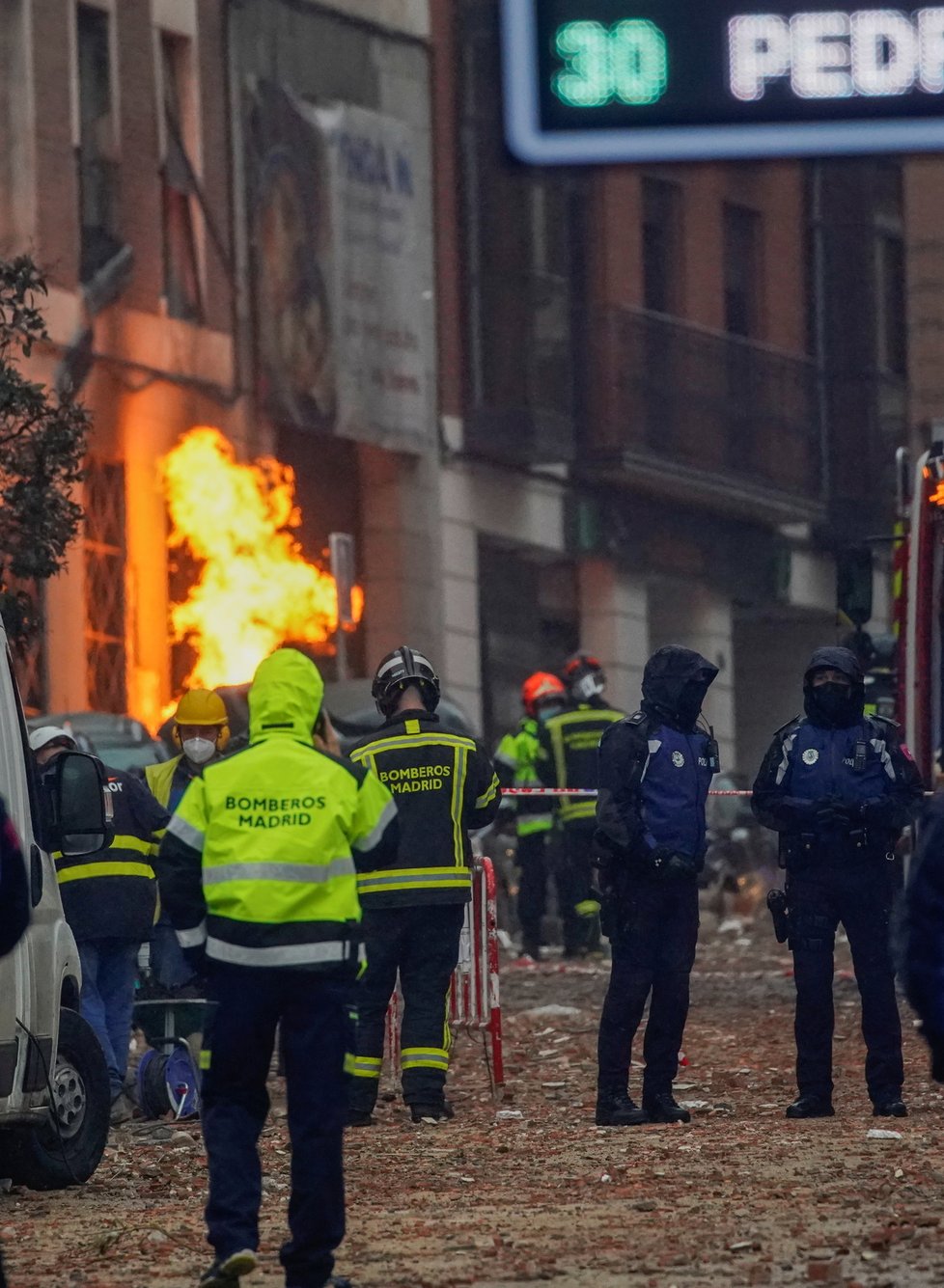 Smrtící exploze domu v Madridu.