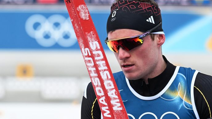 Lucas Fratzscher (Německo) na střelnici s běžkami značky Madshus. 7. února 2026, Itálie, Zimní olympijské hry Milán-Cortina. Lucas Fratzscher (Německo) na střelnici s běžkami značky Madshus. 7. února 2026, Itálie, Zimní olympijské hry Milán-Cortina.