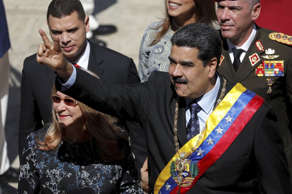 Trump se podle CNN chystá uznat venezuelského opozičního vůdce Guaidóa za prezidenta země místo Madura, který minulý týden do funkce nastoupil.