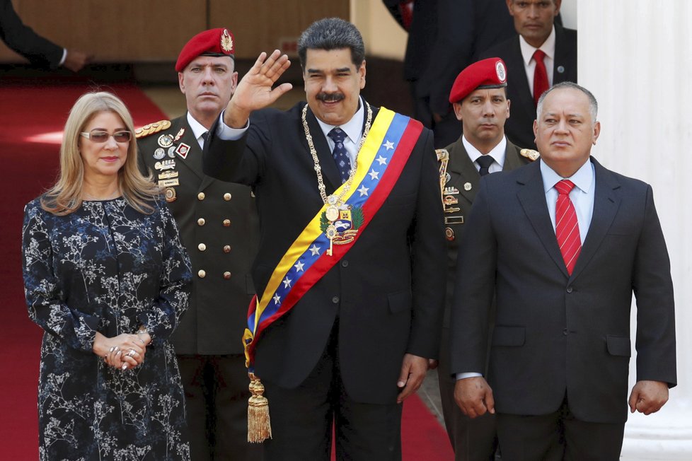 Trump se podle CNN chystá uznat venezuelského opozičního vůdce Guaidóa za prezidenta země místo Madura, který minulý týden do funkce nastoupil.