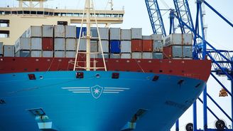 Námořní dopravce Maersk zruší kvůli propadu tržeb 10 tisíc pracovních míst. Jeho akcie padají