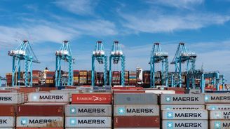 Maersk proniká z moře na souš. Kupuje velkou asijskou logistickou firmu  